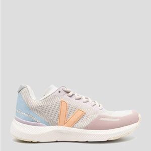 Veja Impala Sneaker in Natural/Peach size 37EU/6US New in Box